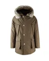 Woolrich Parka Arctic Con Pelliccia Removibile Marrone In Brown