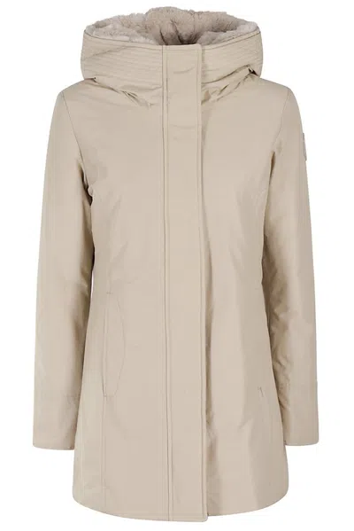 Woolrich Logo-patch Zip-up Padded Coat In Beige