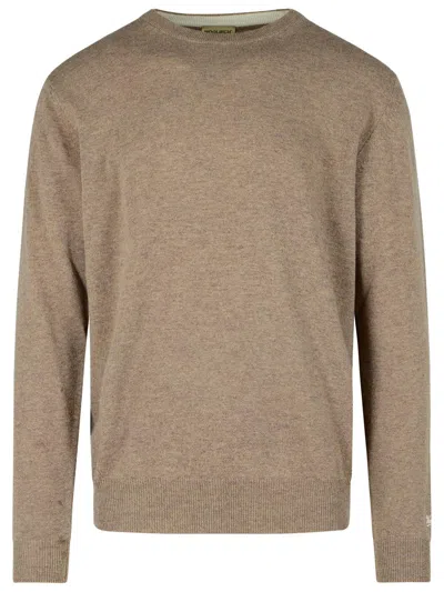 Woolrich Logo Embroidered Crewneck Jumper In Mocha Meringue