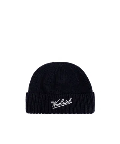 Woolrich Logo-intarsia Beanie In Black