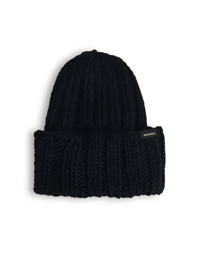 WOOLRICH LOGO PATCH TURN-UP HEM BEANIE