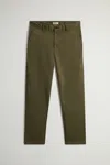 Woolrich Classino Chino Trousers In Green