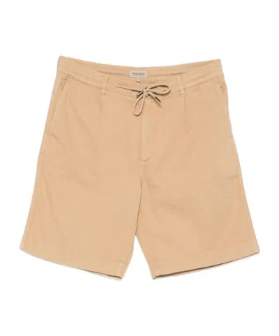 Woolrich Pleated Shorts In Brown