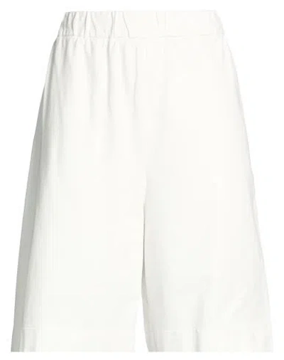 Woolrich Woman Shorts & Bermuda Shorts White Size L Cotton