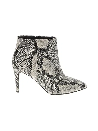 Pre-owned Worthington Ankle Boots In White