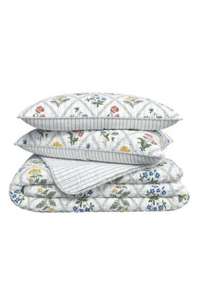 Woven & Weft Floral Lattice Scalloped Quilt