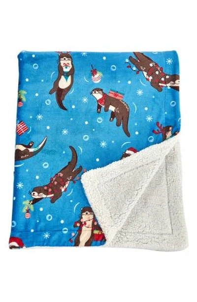 Woven & Weft Holiday Theme Reversible Faux Shearling Throw Blanket In Otters In Snow