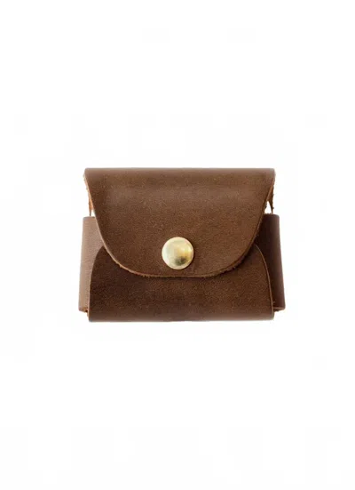 Wp Standard Leather Airpods Case In Chocolate In Gold