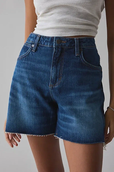 Wrangler High-rise Relaxed Denim Short In Quinn, Women's At Urban Outfitters