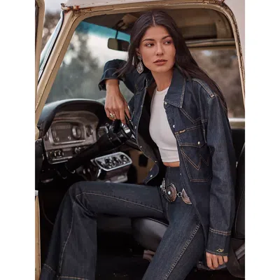 Wrangler Lainey Wilson X  Boyfriend Denim Shirt In Sandrider In Red