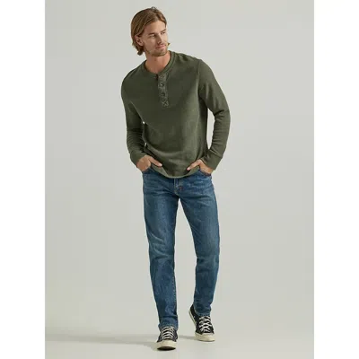 Wrangler Men's Tapered Fit Jean In Medium Wash In Blue