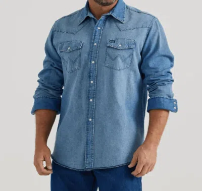 Wrangler Men's Vintage Long Sleeve Western Snap Shirt In Medium Blue