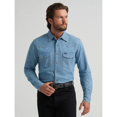 Wrangler Men's ® Classic Denim Western Snap Shirt In Light Wash In Blue