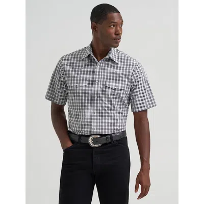 Wrangler Men's Wrinkle Resist Short Sleeve Western Snap Plaid Shirt In Black Window In Blue