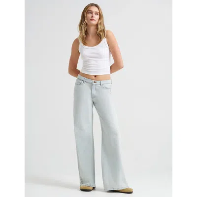Wrangler Women's Low Rise Baggy Jean In Sugar In White