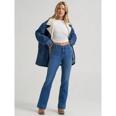 Wrangler Women's Patch Pocket Flare Jean In Raven In Blue