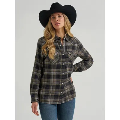 Wrangler Women's  Retro® Essential Flannel Snap Shirt In Smokey In Black