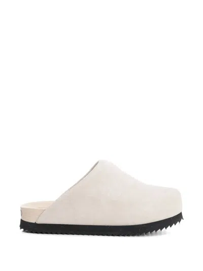 WUD STEM CLOGS