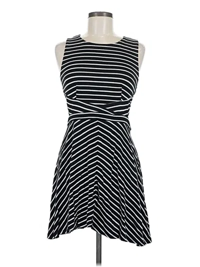 Pre-owned Xhilaration Casual Dress In Black