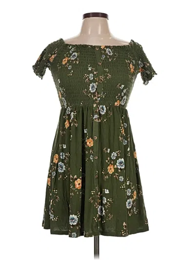Pre-owned Xhilaration Casual Dress In Green