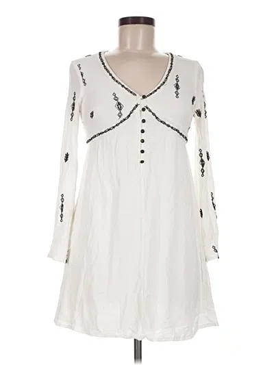 Pre-owned Xhilaration Casual Dress In White