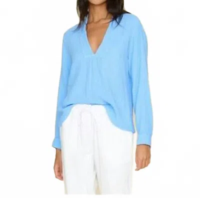 Xirena Hutton Top In Sea Spring In Blue