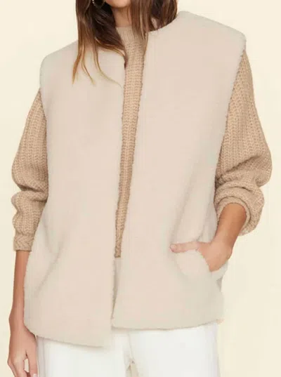 Xirena Thea Vest In Cream