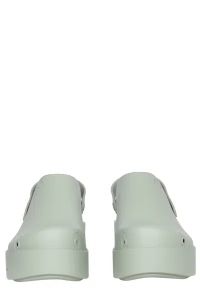 Xocoi Stylish Rubber Sandals In Sage Green