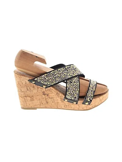 Pre-owned Xoxo Wedges In Gold