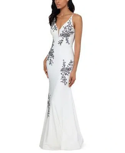Pre-owned Xscape Women's Embroidered Gown White Size 10