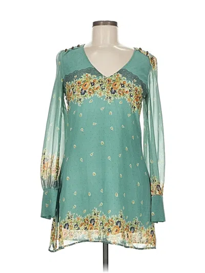 Pre-owned Xtaren Casual Dress In Green