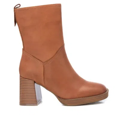 Pre-owned Xti Carmela Collection Leather Booties For Women In Camel