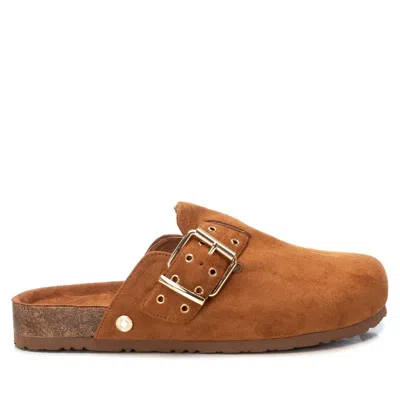Xti Refresh Collection Women's Comfort Footbed Clogs By  In Brown