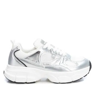 Xti Women's 143260 Round Toe Sneakers In Silver