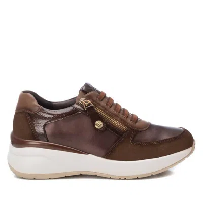 Xti Women's 143358 Round Toe Sneakers In Taupe In Brown