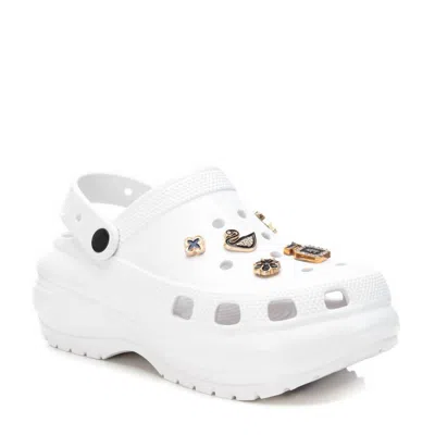 Xti Women's 14388802 Platform Clog In White In Multi