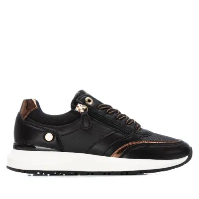 Xti Women's 144183 Round Toe Sneakers In Black