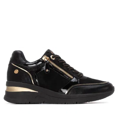 Xti Women's 144223 Round Toe Sneakers In Black