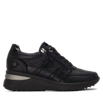 Xti Women's 144407 Round Toe Sneakers In Black