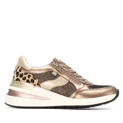 Xti Women's 144629 Round Toe Sneakers In Bronze In Gold