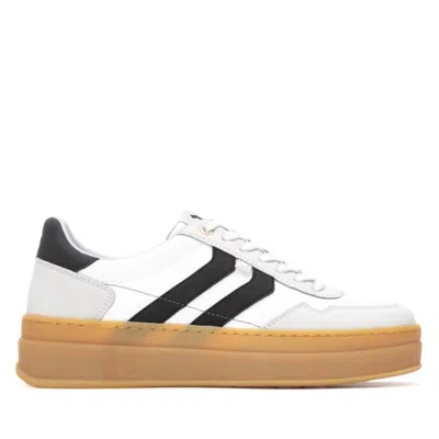 Xti Women's 144630 Round Toe Sneakers In White