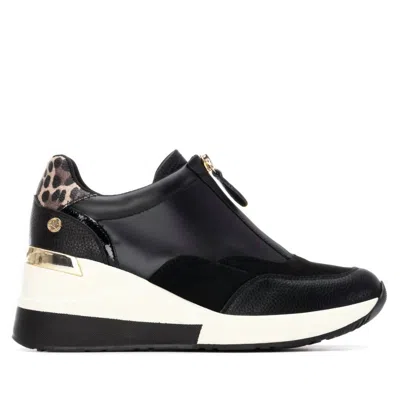 Xti Women's 144655 Round Toe Sneakers In Black