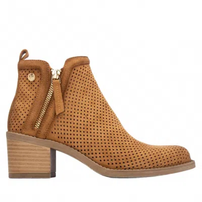 Xti Women's Ankle Boots In Camel In Gold