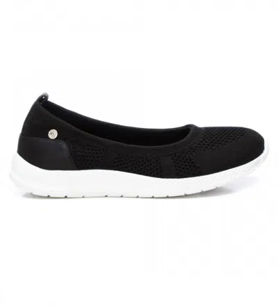 Xti Women's Ballet Flats In Black