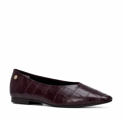 Xti Women's Casual Ballet Flats In Burgundy
