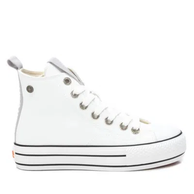 Xti Women's Casual High Top Sneakers In White