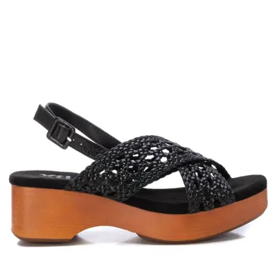 XTI WOMEN'S FASHION PLATFORM SANDALS IN BLACK