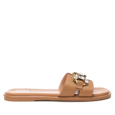Xti Women's Flat Sandals In Camel In Brown