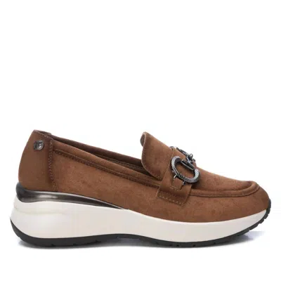 Xti Women's Gold Chain Moccasins In Camel In Brown