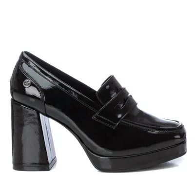 Xti Women's Patent Leather Moccasins In Black
